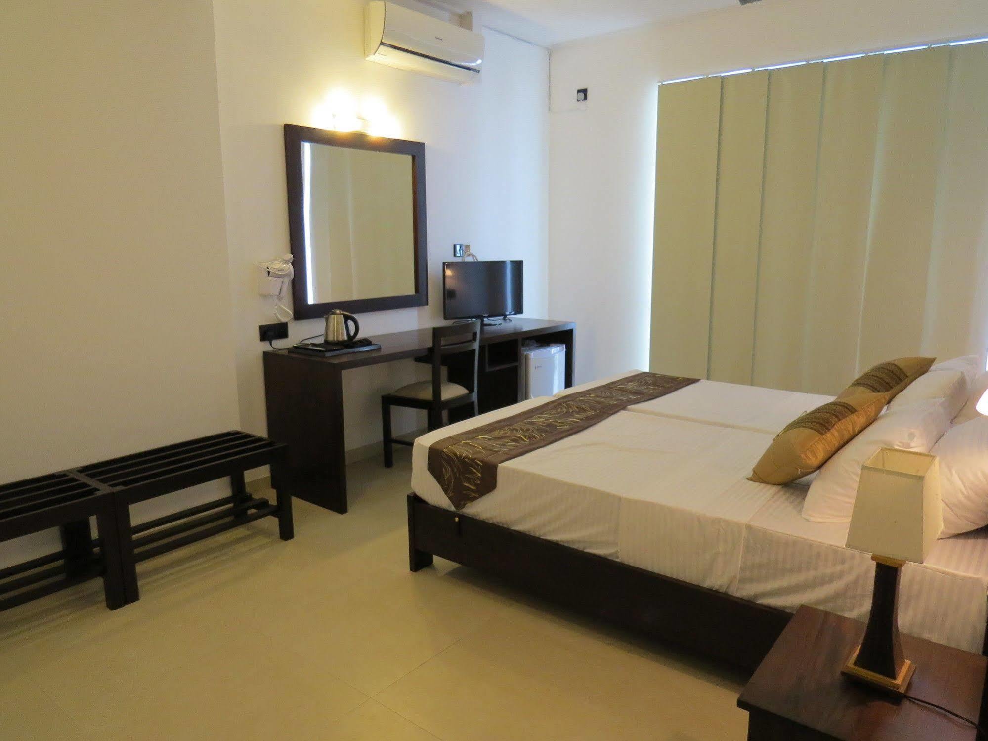 Chapelton House Bed & Breakfast Colombo Exterior photo