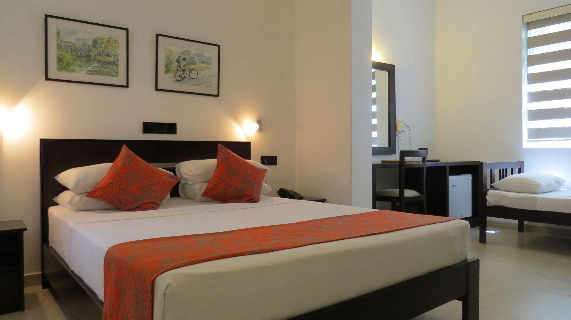 Chapelton House Bed & Breakfast Colombo Exterior photo